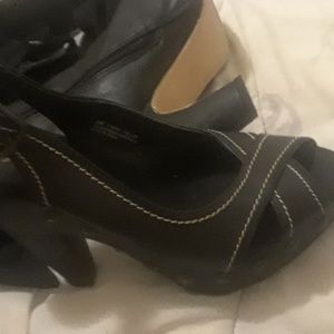 Mia platforms